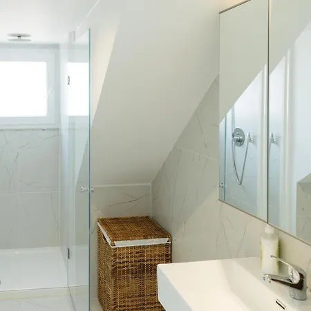 Апартаменты Stylish & Quite Flat In Centre - Cais Do Sodre *