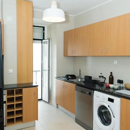 Stylish & Quite Flat In Centre - Cais Do Sodre * Lisbona