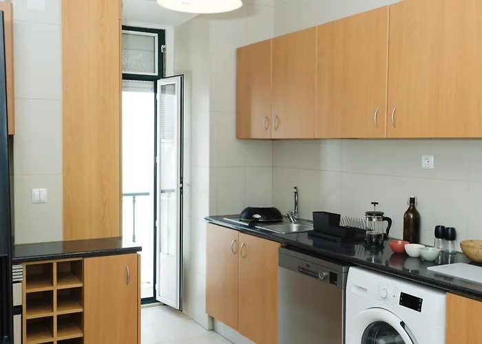 Stylish & Quite Flat In Centre - Cais Do Sodre * Lisboa