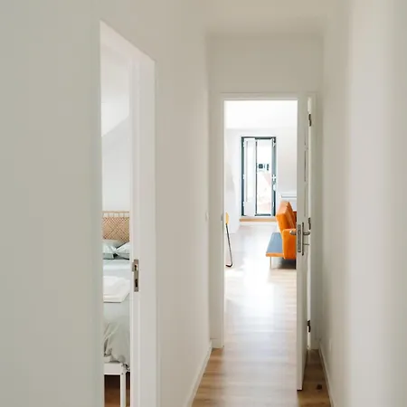 Stylish & Quite Flat In Centre - Cais Do Sodre *