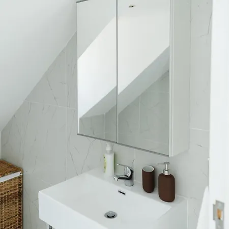 Stylish & Quite Flat In Centre - Cais Do Sodre 아파트 리스본