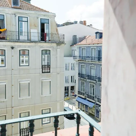 Stylish & Quite Flat In Centre - Cais Do Sodre *